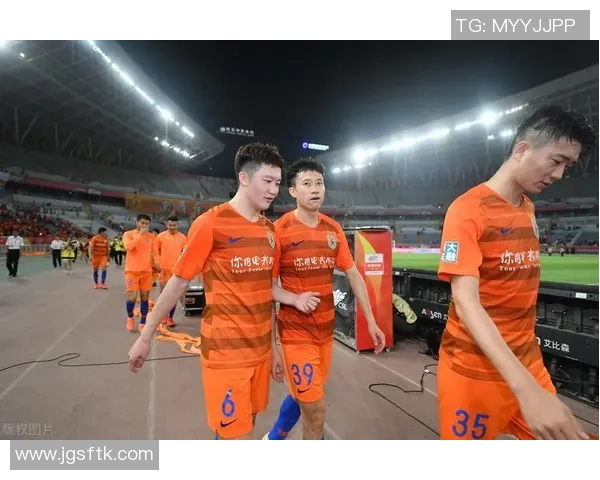 成都排球队的力量变革引发热议展现团队精神与竞技实力的崛起